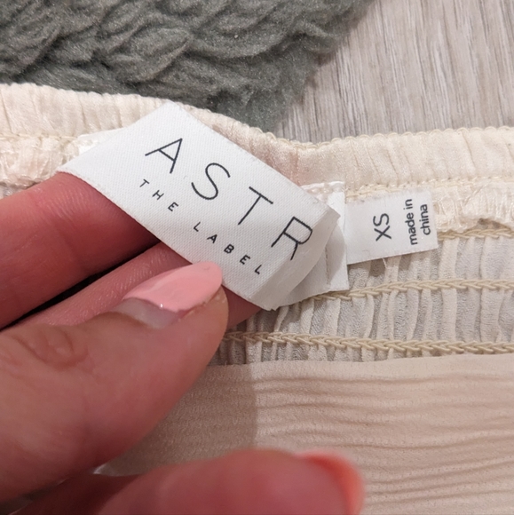 Cream Ruched Square Neck Blouse - Picture 3 of 4